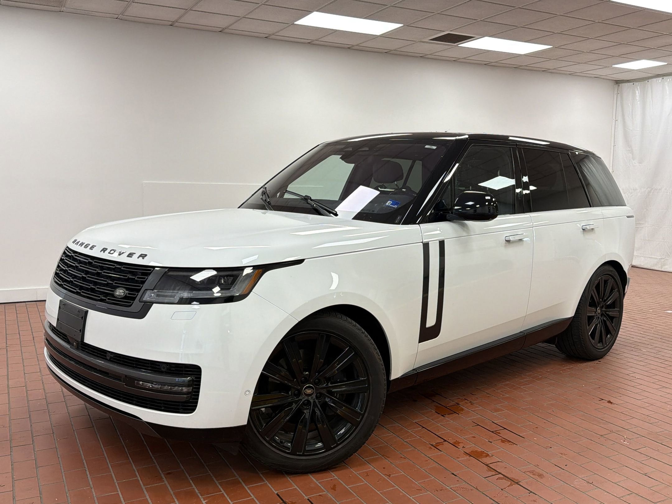 2023 Land Rover Range Rover 3.0 SE SWB's photo