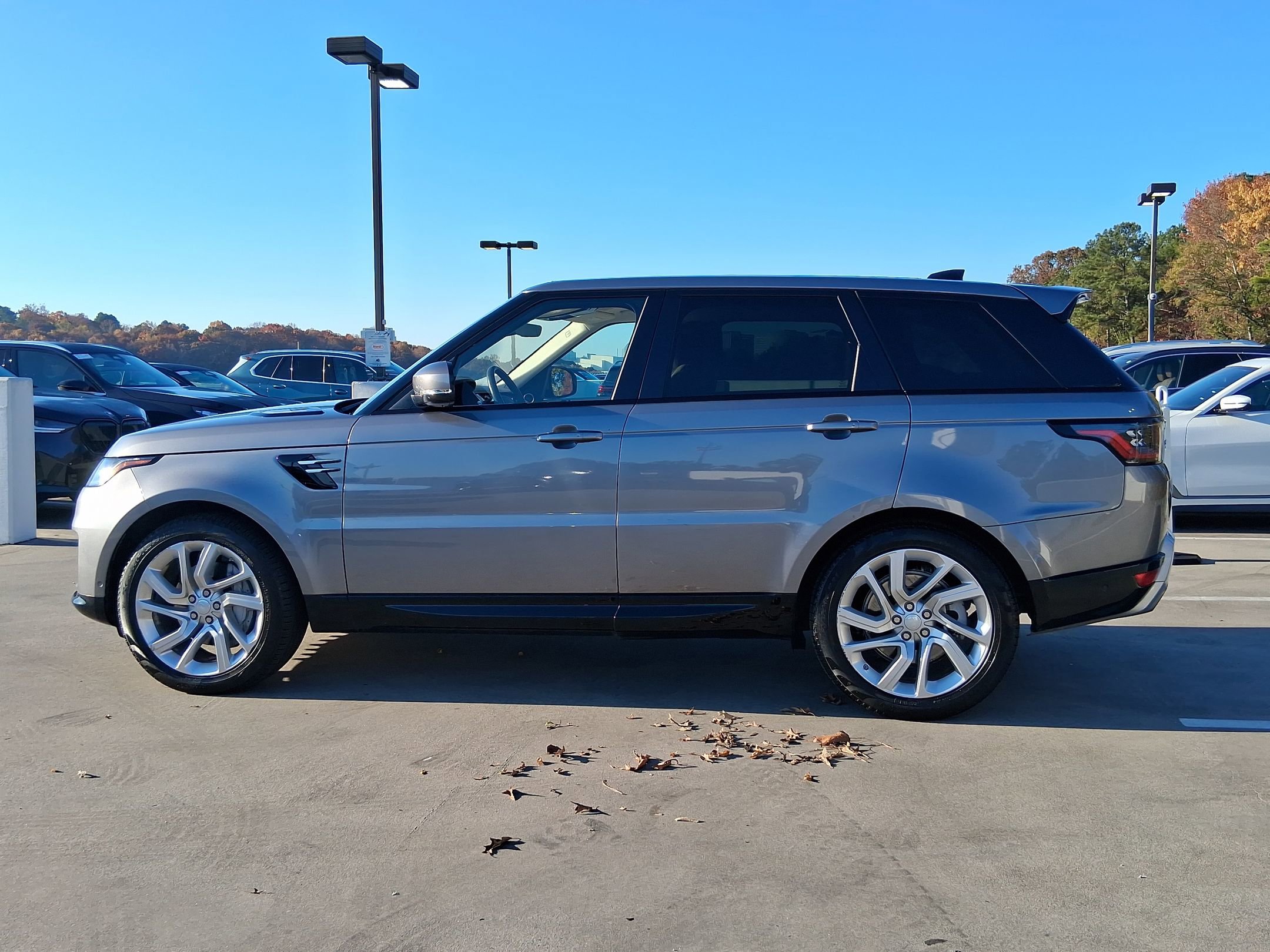 2020 Land Rover Range Rover Sport HSE photo 2