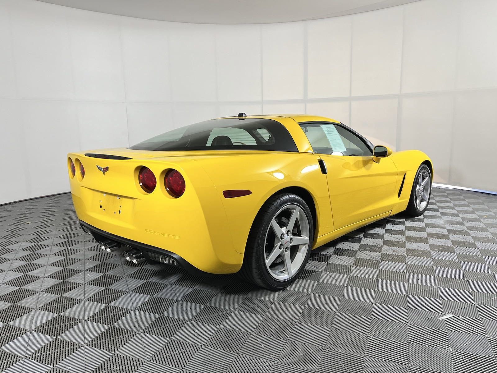 Used 2005 Chevrolet Corvette Base with VIN 1G1YY24U555122215 for sale in Fairburn, GA