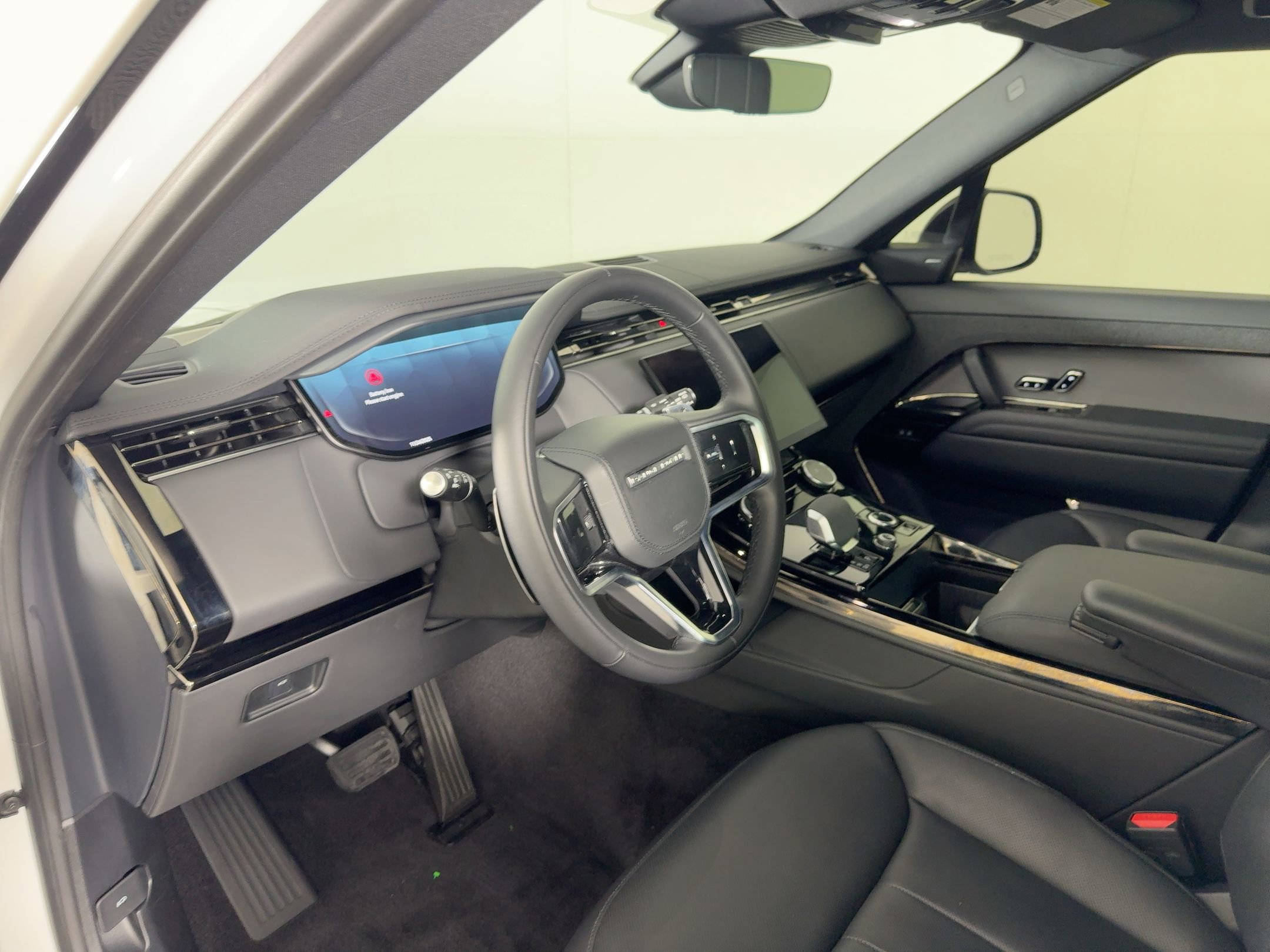 2023 Land Rover Range Rover Sport SE photo 3