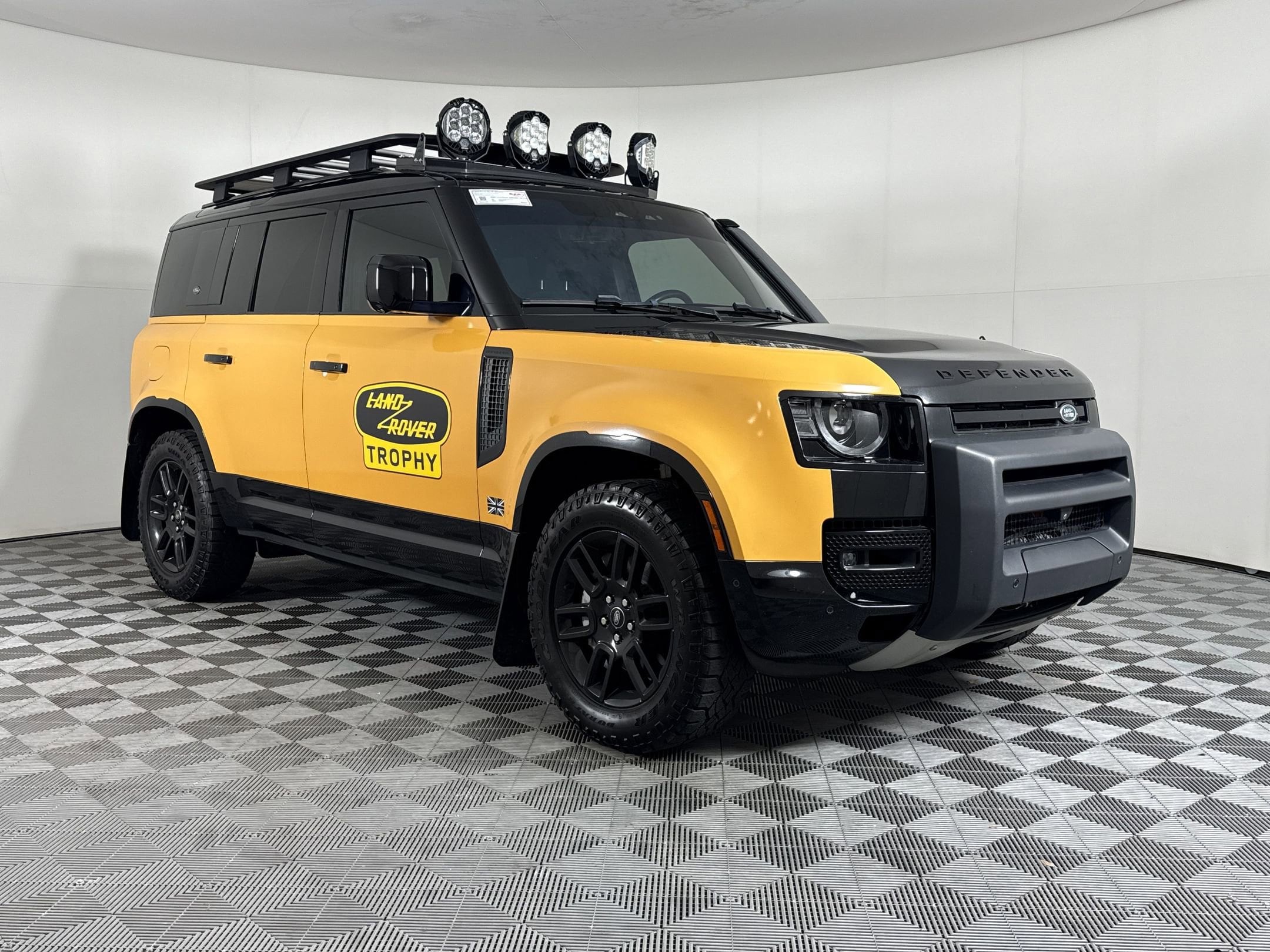 2022 Land Rover Defender X-Dynamic SE - Photo 8