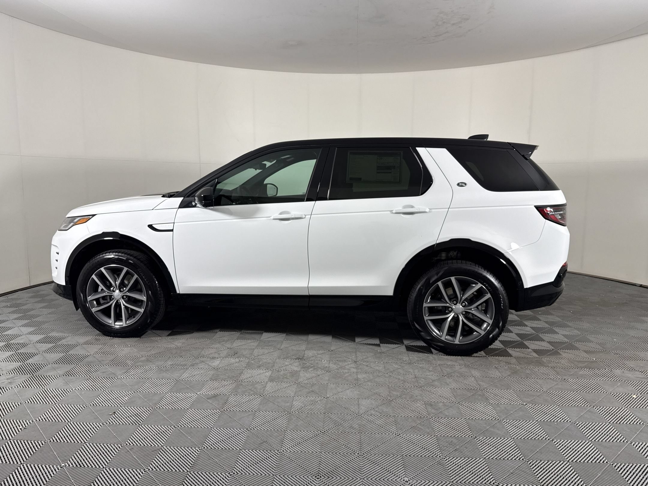 2026 Land Rover Discovery Sport Landmark SUV