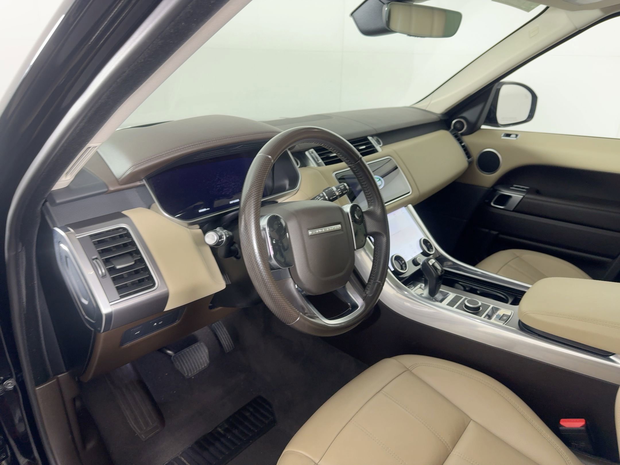 2020 Land Rover Range Rover Sport SE photo 4