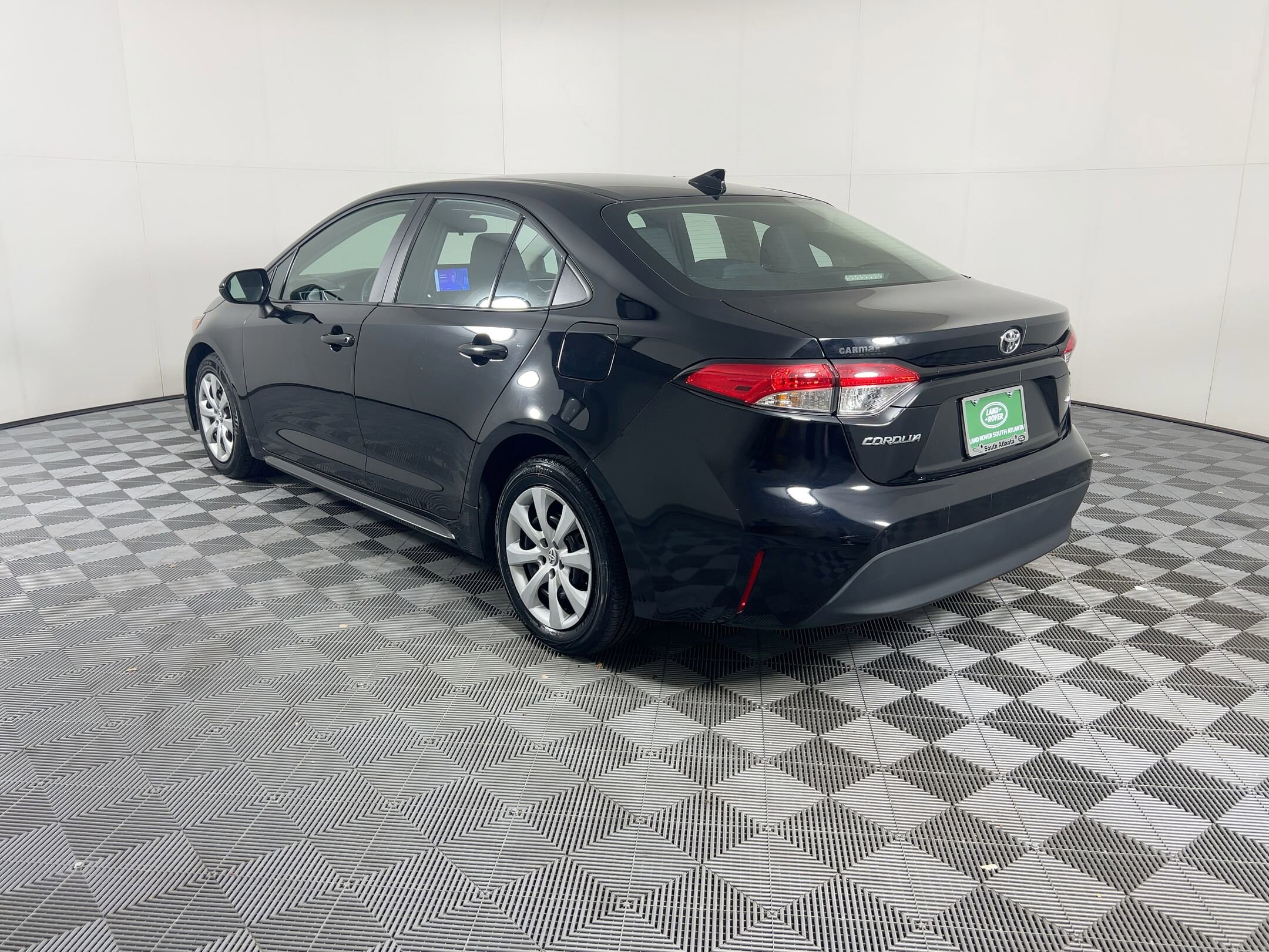 2023 Toyota Corolla LE photo 3