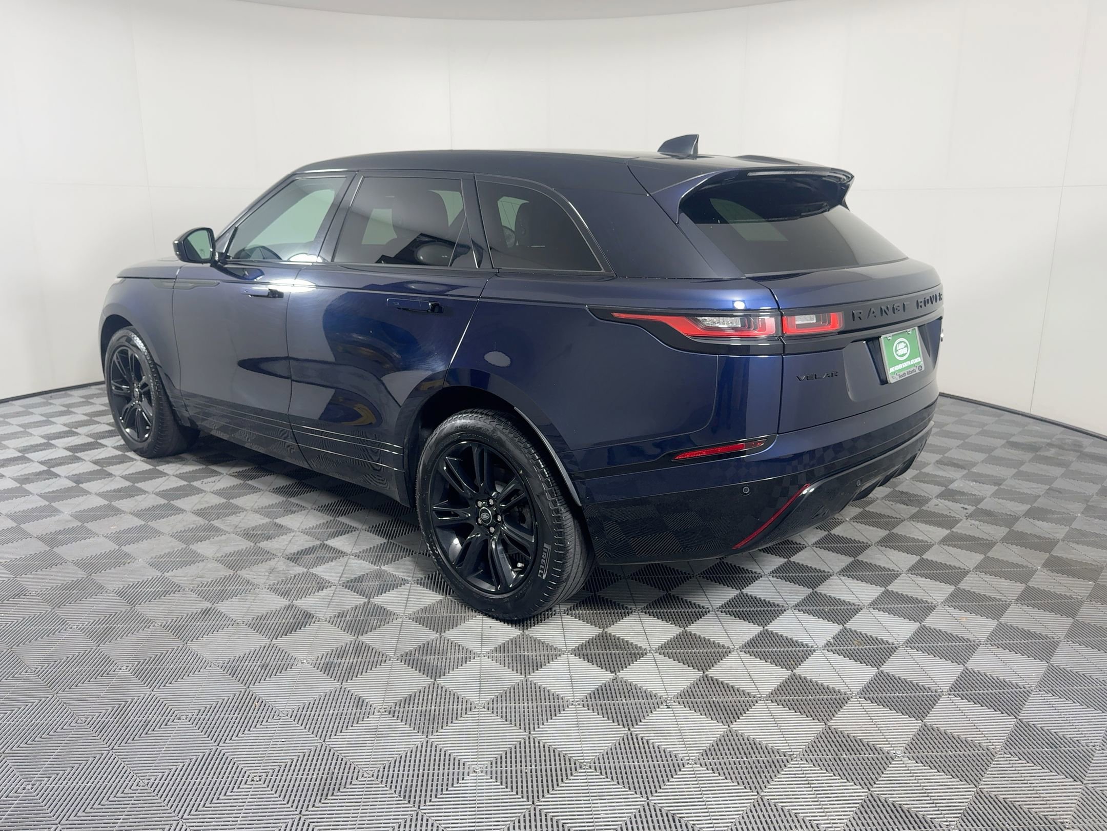 2022 Land Rover Range Rover Velar R-Dynamic S photo 3