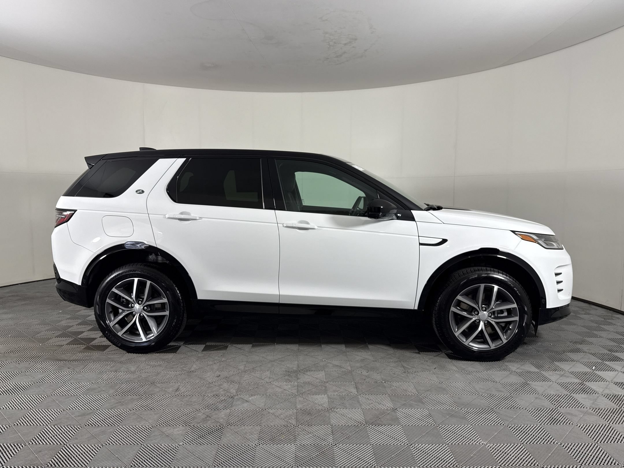 2026 Land Rover Discovery Sport Landmark SUV