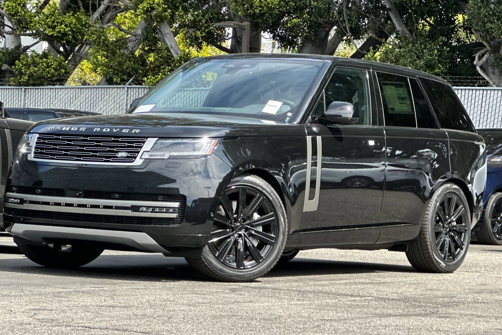 2026 Land Rover Range Rover SE SUV 2026 Land Rover Range Rover SE SUV