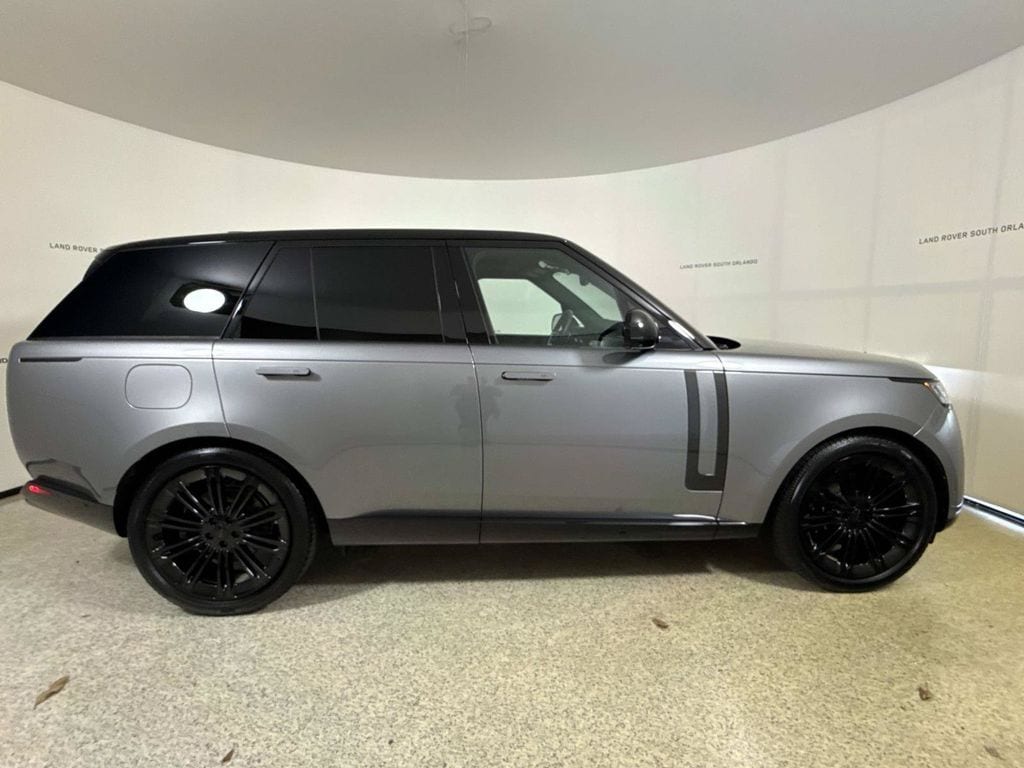 2026 Land Rover Range Rover SE - Photo 6