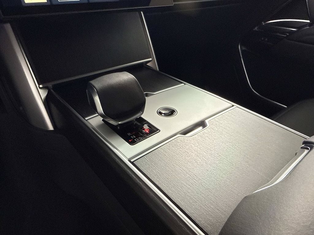 2026 Land Rover Range Rover SE - Photo 28