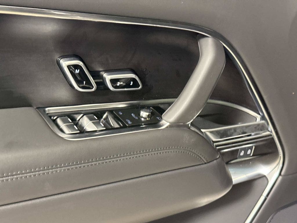 2026 Land Rover Range Rover SE - Photo 18