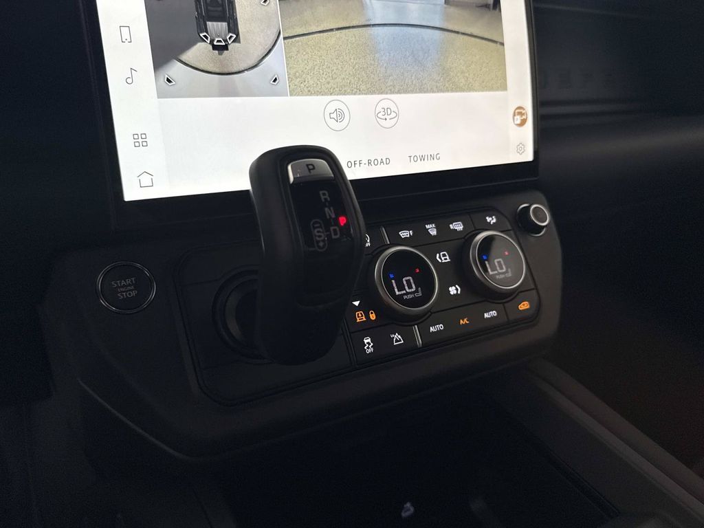 2026 Land Rover Defender X-Dynamic SE - Photo 26