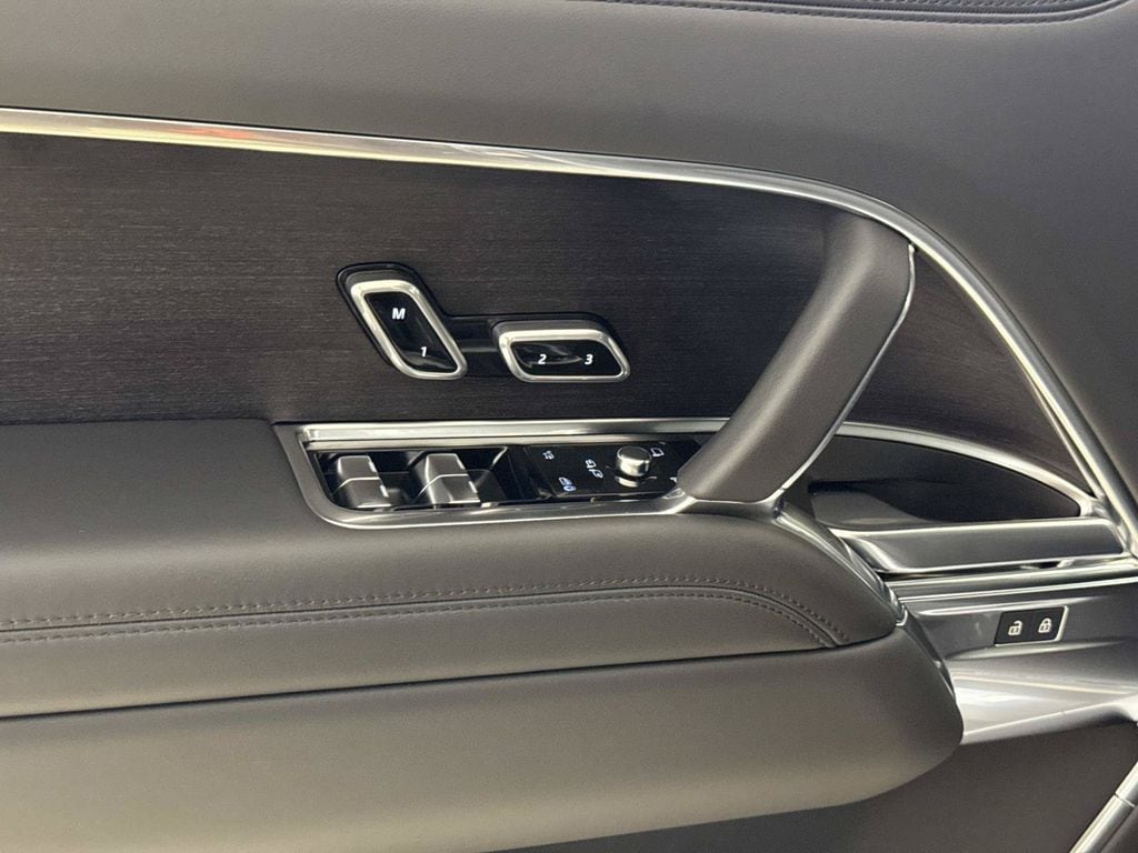 2026 Land Rover Range Rover SE - Photo 18