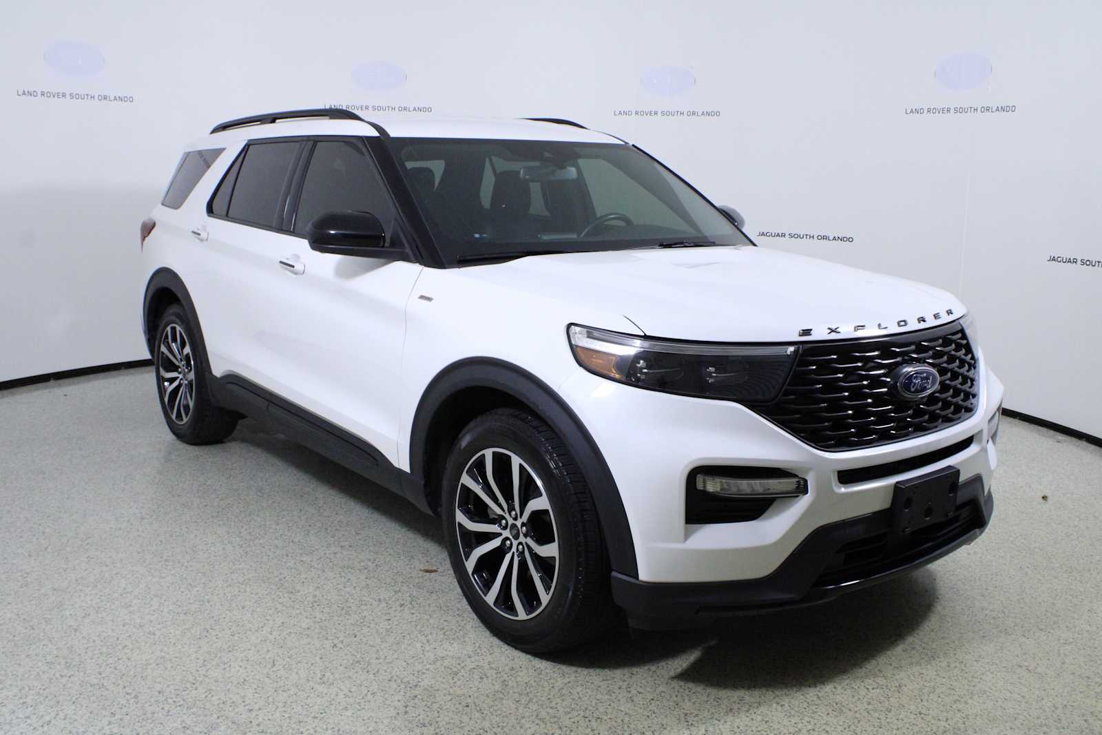 2023 Ford Explorer ST-Line photo 3