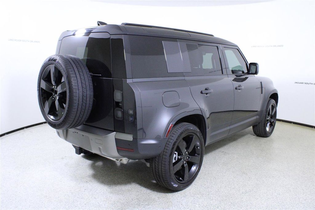2026 Land Rover Defender S - Photo 7