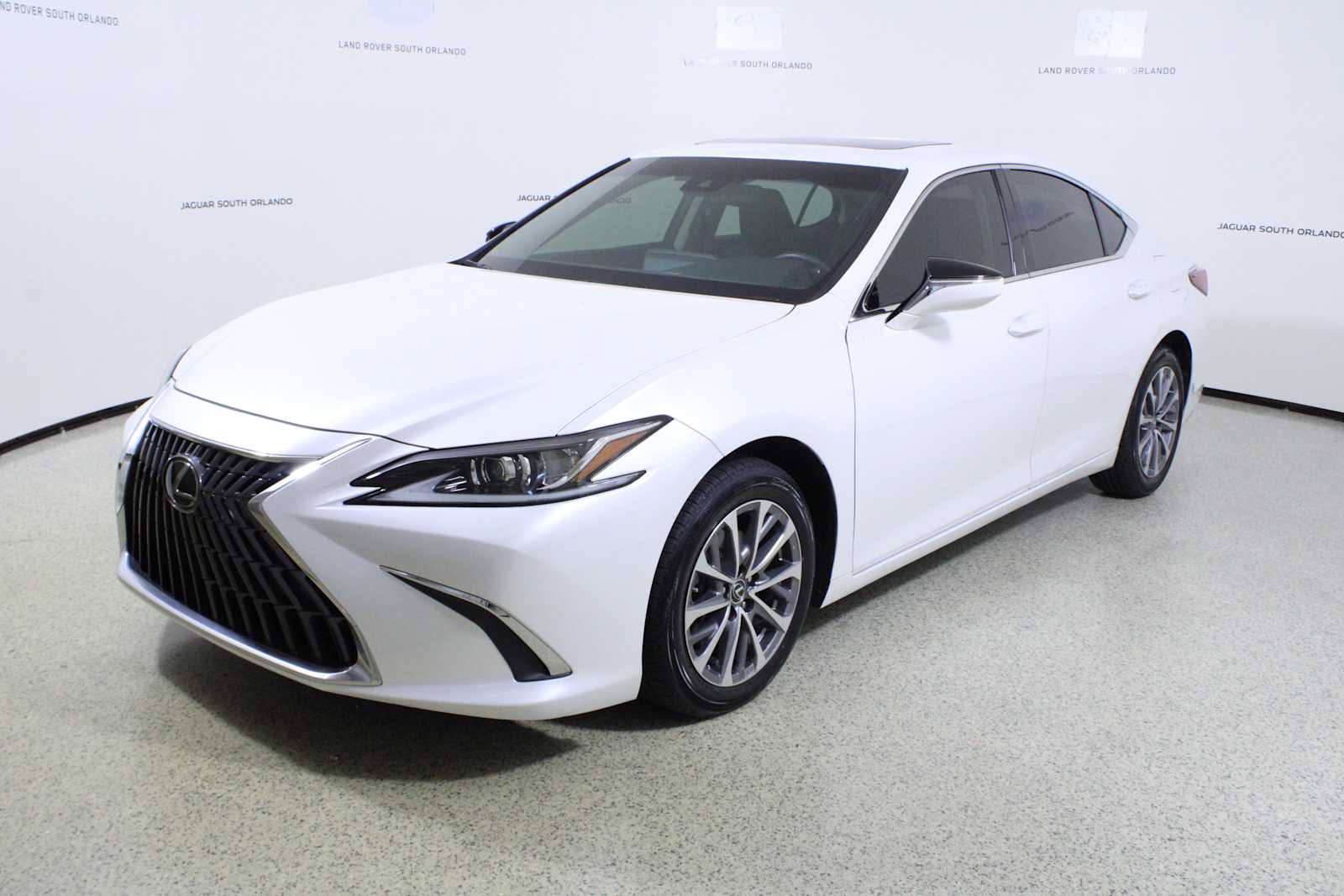 2022 Lexus ES 350 photo 4