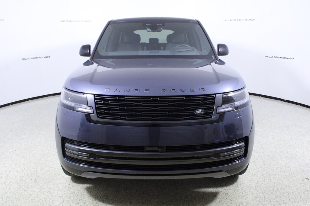 New 2025 Land Rover Range Rover SE P400 SE SWB
