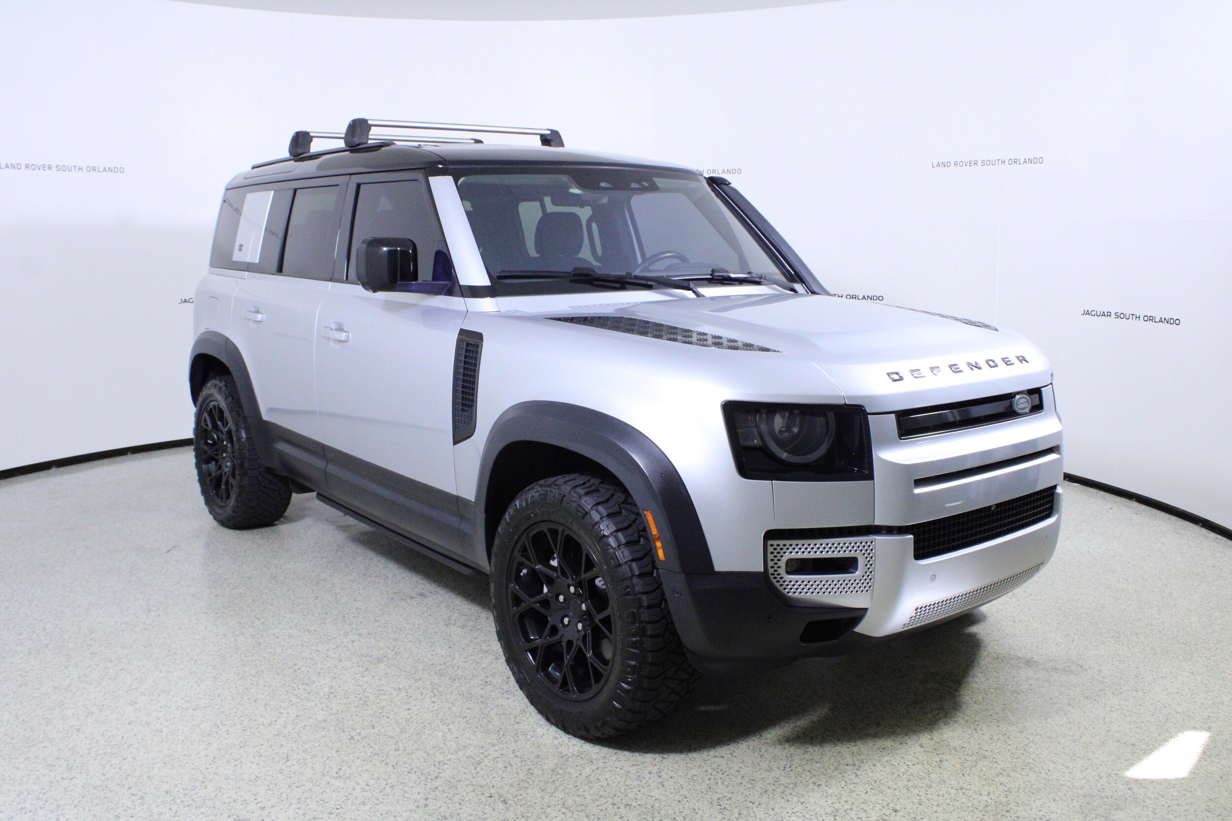 2020 Land Rover Defender 110 photo 3