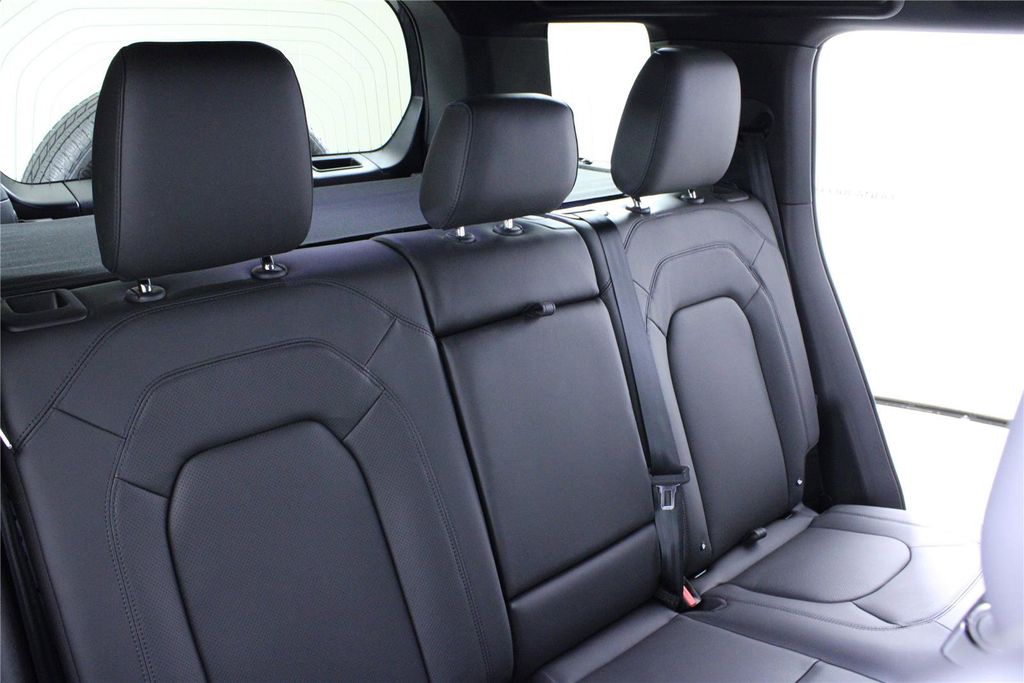 2026 Land Rover Defender S - Photo 12