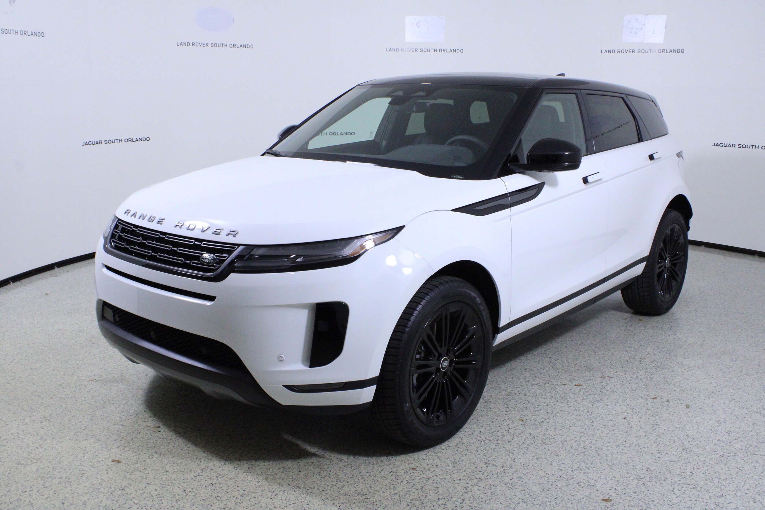 2026 Land Rover Range Rover Evoque S photo 4