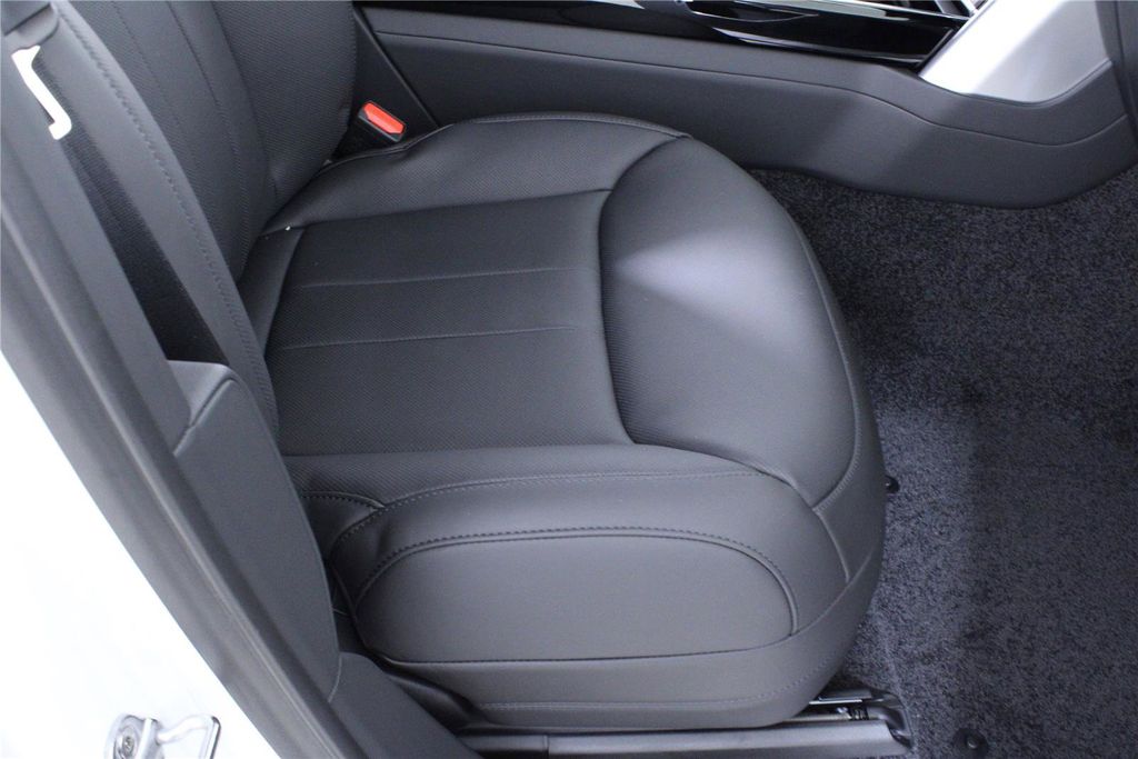 2026 Land Rover Range Rover SE - Photo 13