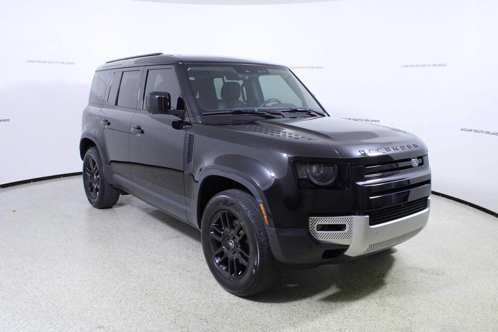 2024 Land Rover Defender S 110 photo 3