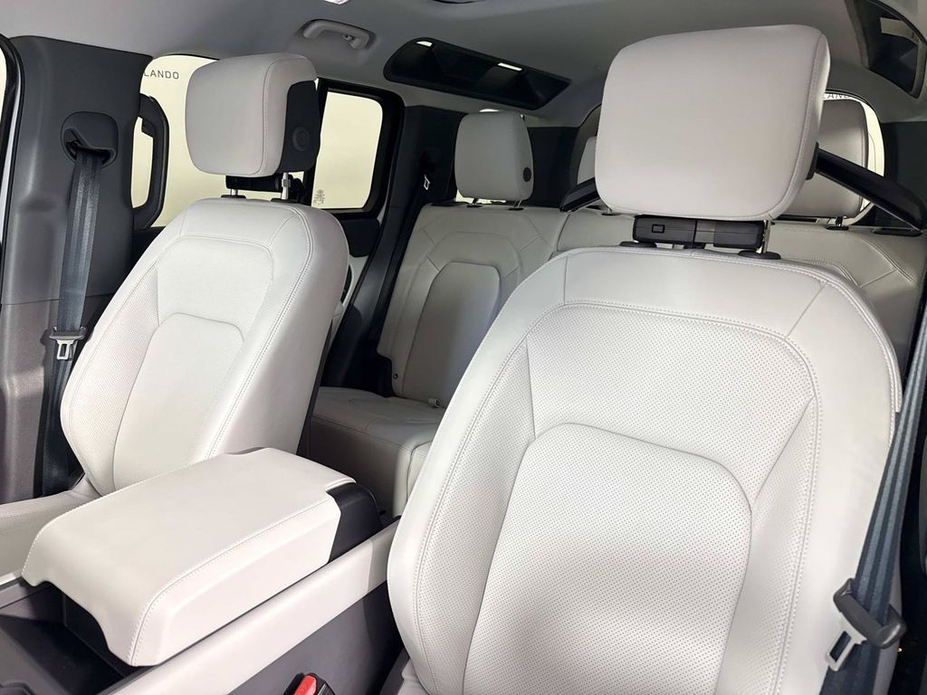 2026 Land Rover Defender X-Dynamic SE - Photo 27