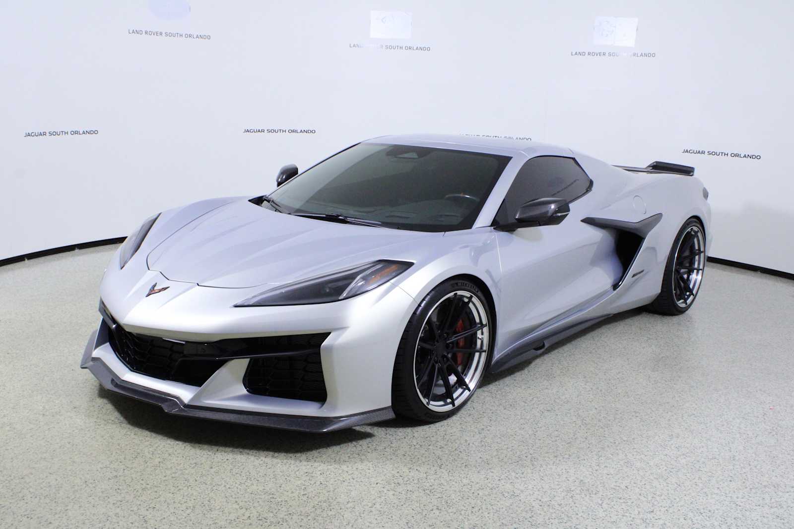 2024 Chevrolet Corvette 3LZ E-Ray photo 4