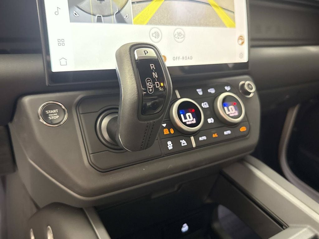 2026 Land Rover Defender X-Dynamic SE - Photo 26