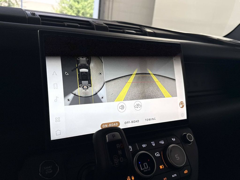 2026 Land Rover Defender X-Dynamic SE - Photo 24