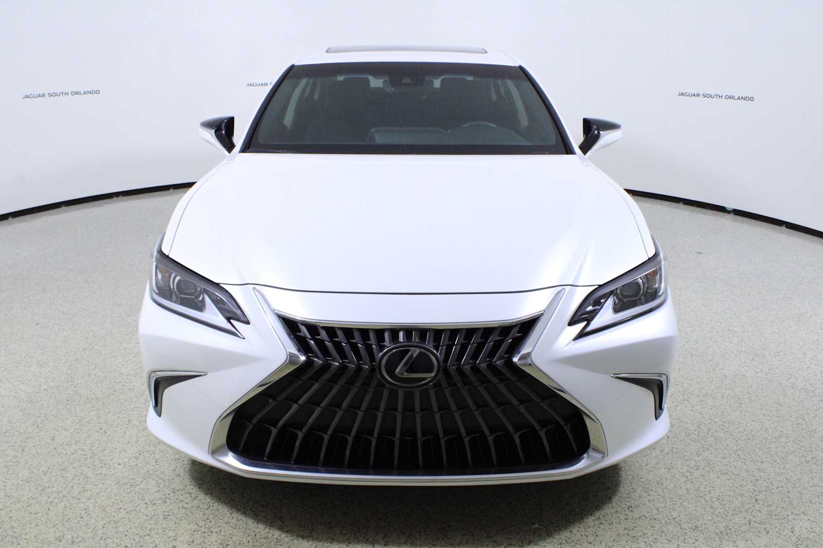 2022 Lexus ES 350 photo 2