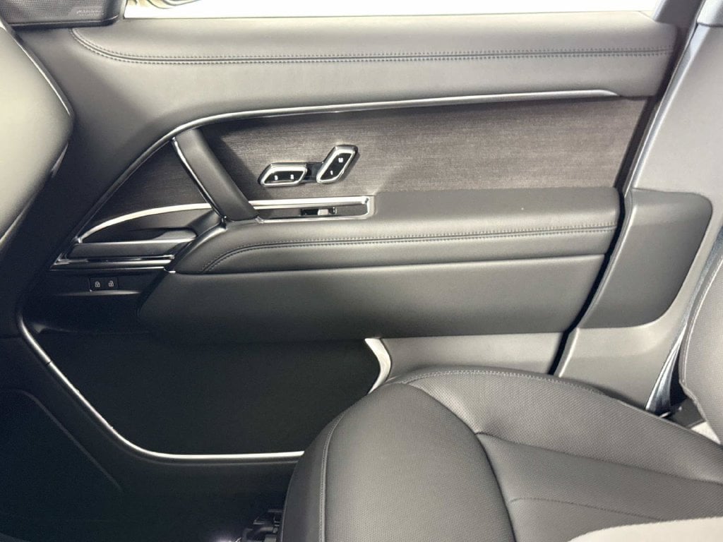 2026 Land Rover Range Rover SE - Photo 23