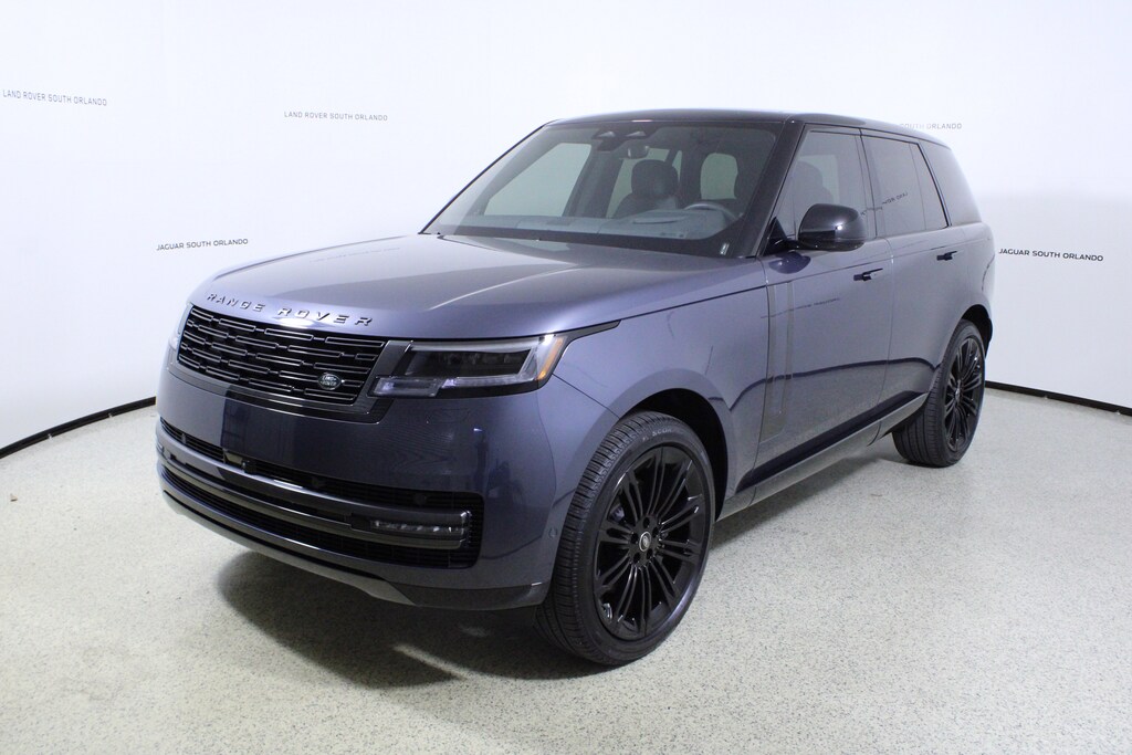 New 2025 Land Rover Range Rover SE P400 SE SWB