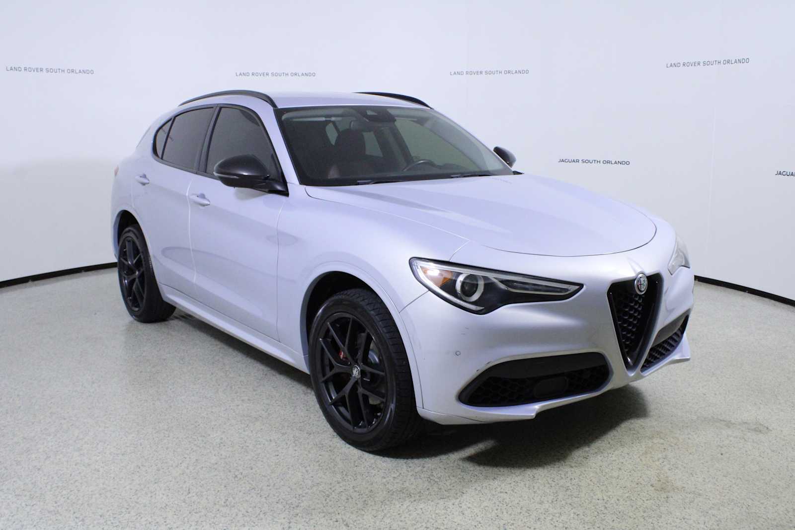 2020 Alfa Romeo Stelvio Sport photo 2