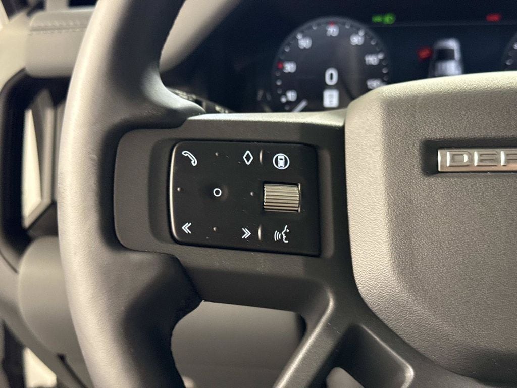 2026 Land Rover Defender X-Dynamic SE - Photo 7