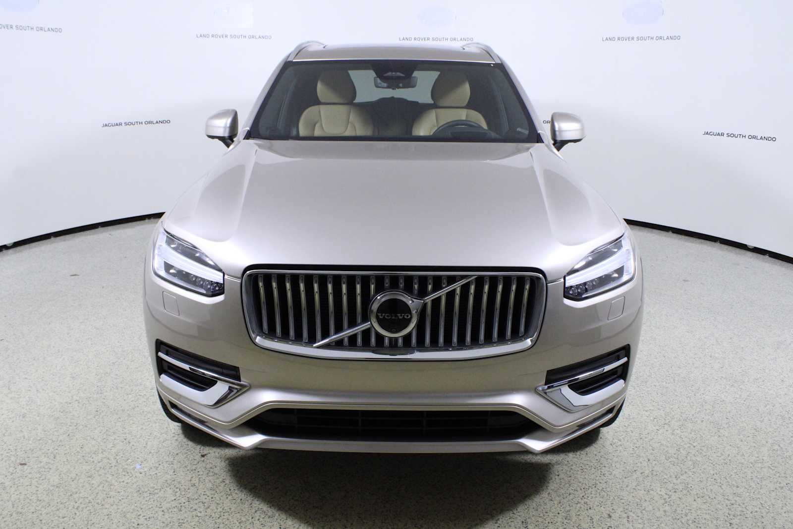 2025 Volvo XC90 AWD photo 2