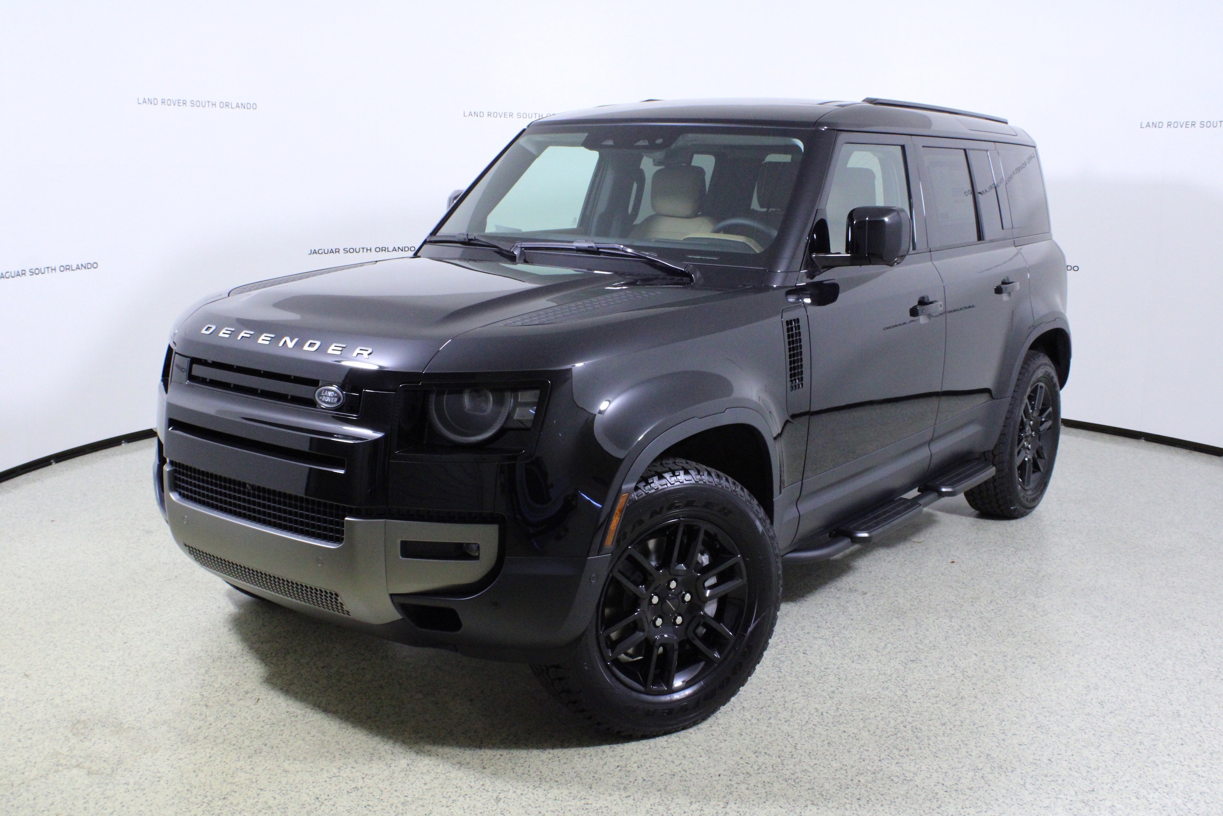 2026 Land Rover Defender S's photo