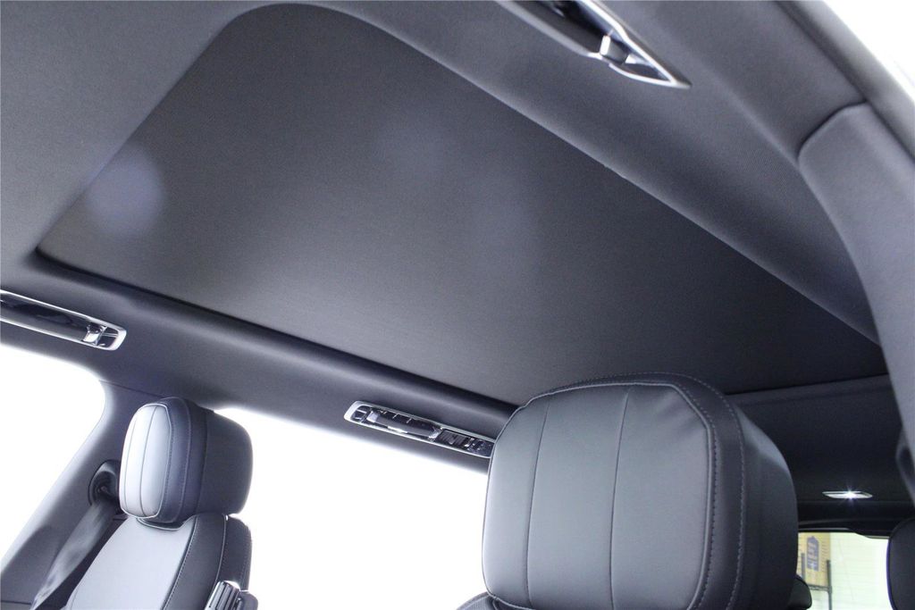 2026 Land Rover Range Rover SE - Photo 23