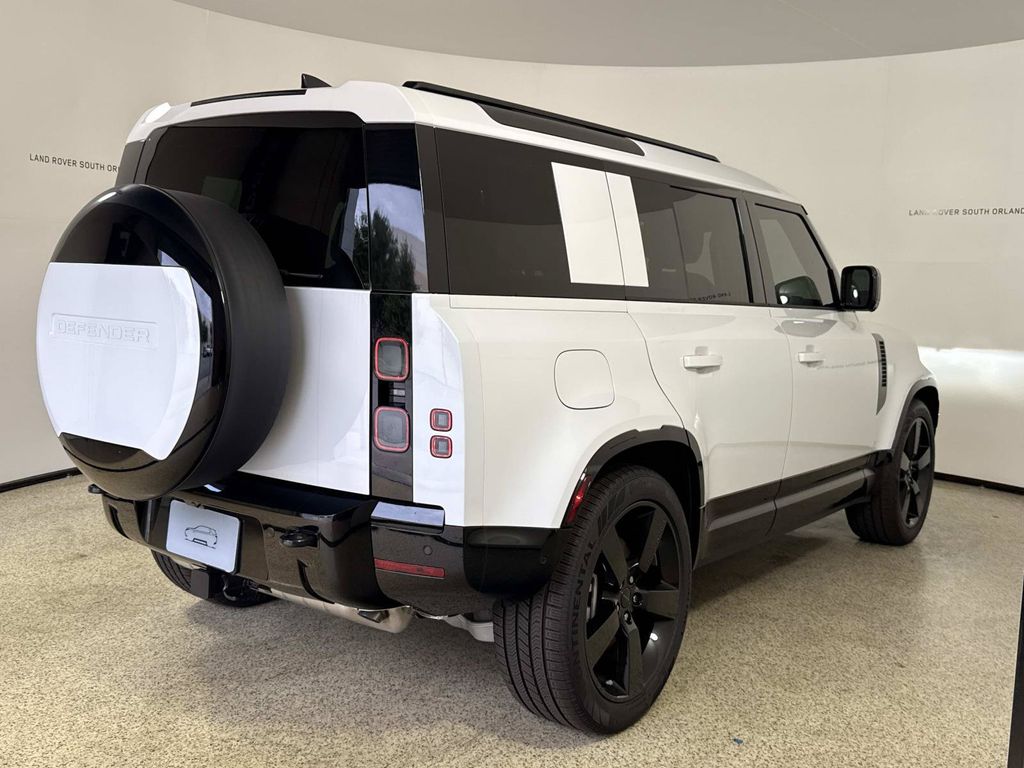 2026 Land Rover Defender X-Dynamic SE - Photo 11