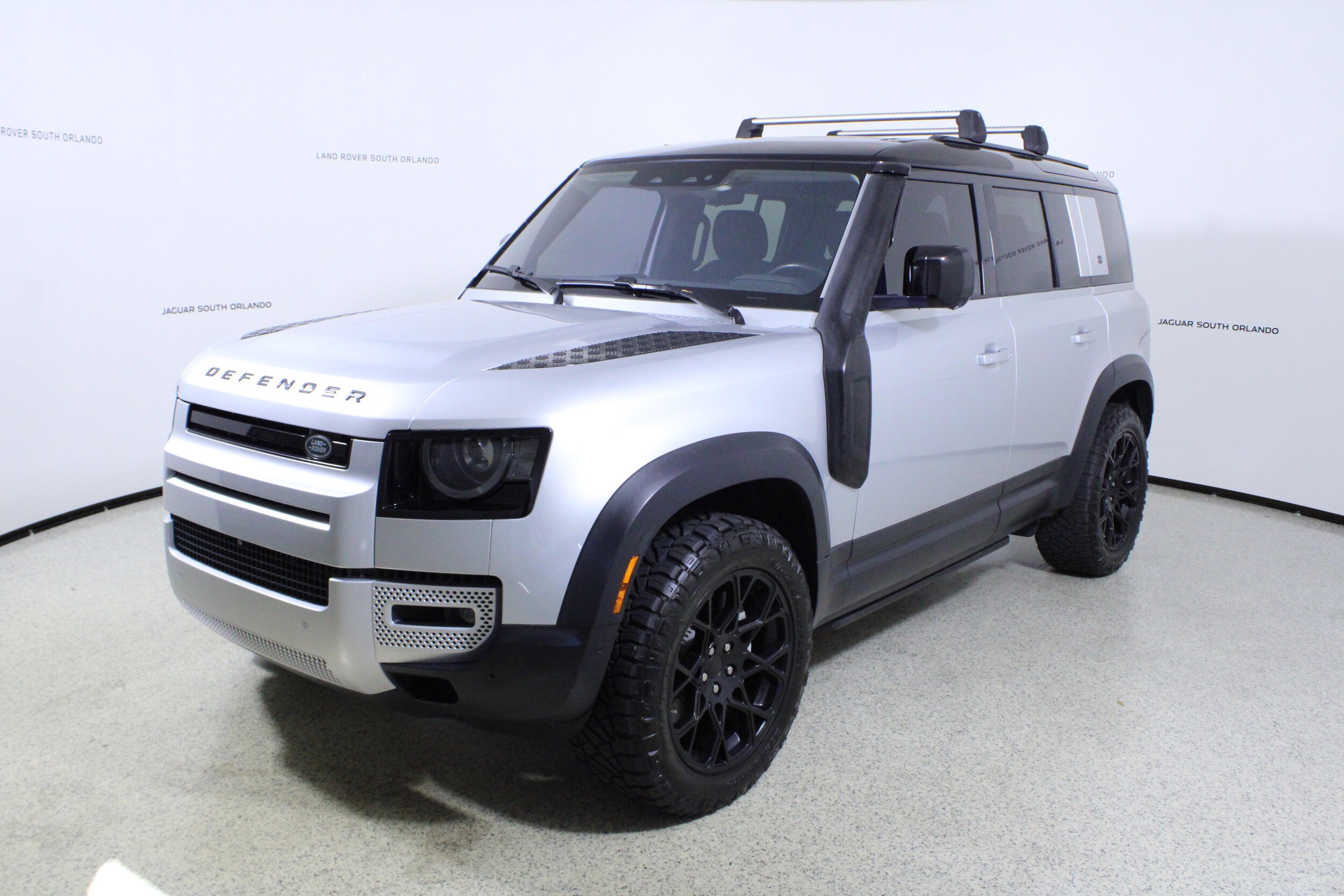 2020 Land Rover Defender 110 photo 4