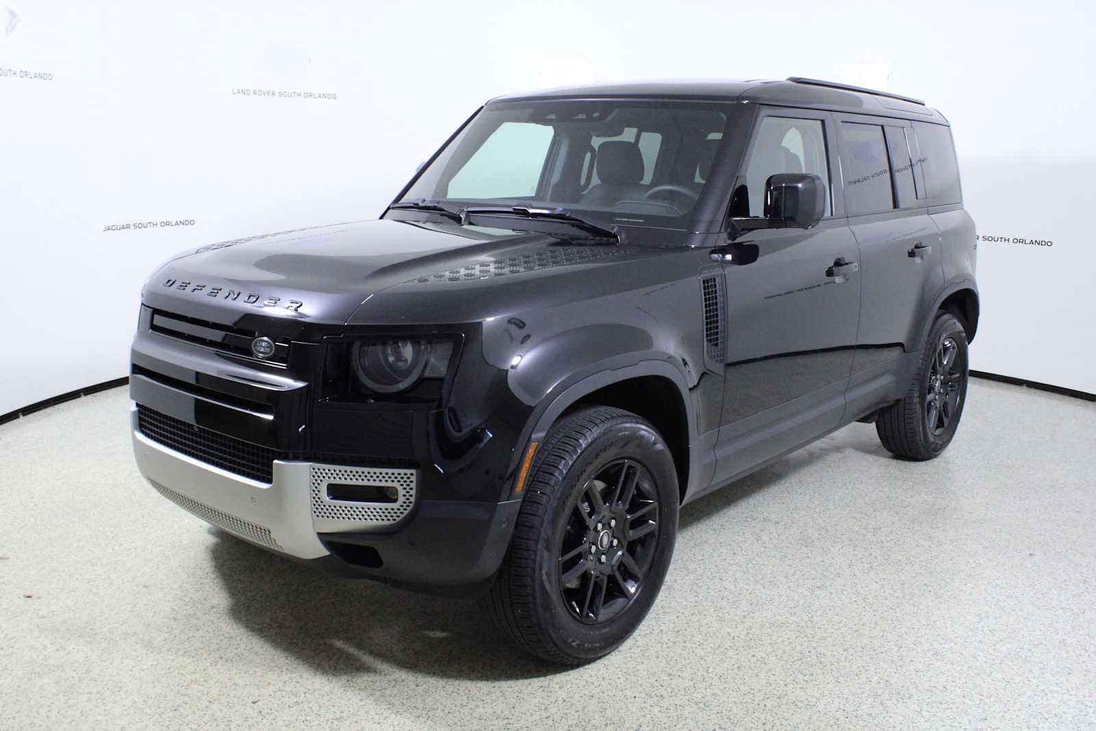 2025 Land Rover Defender S 110 photo 4