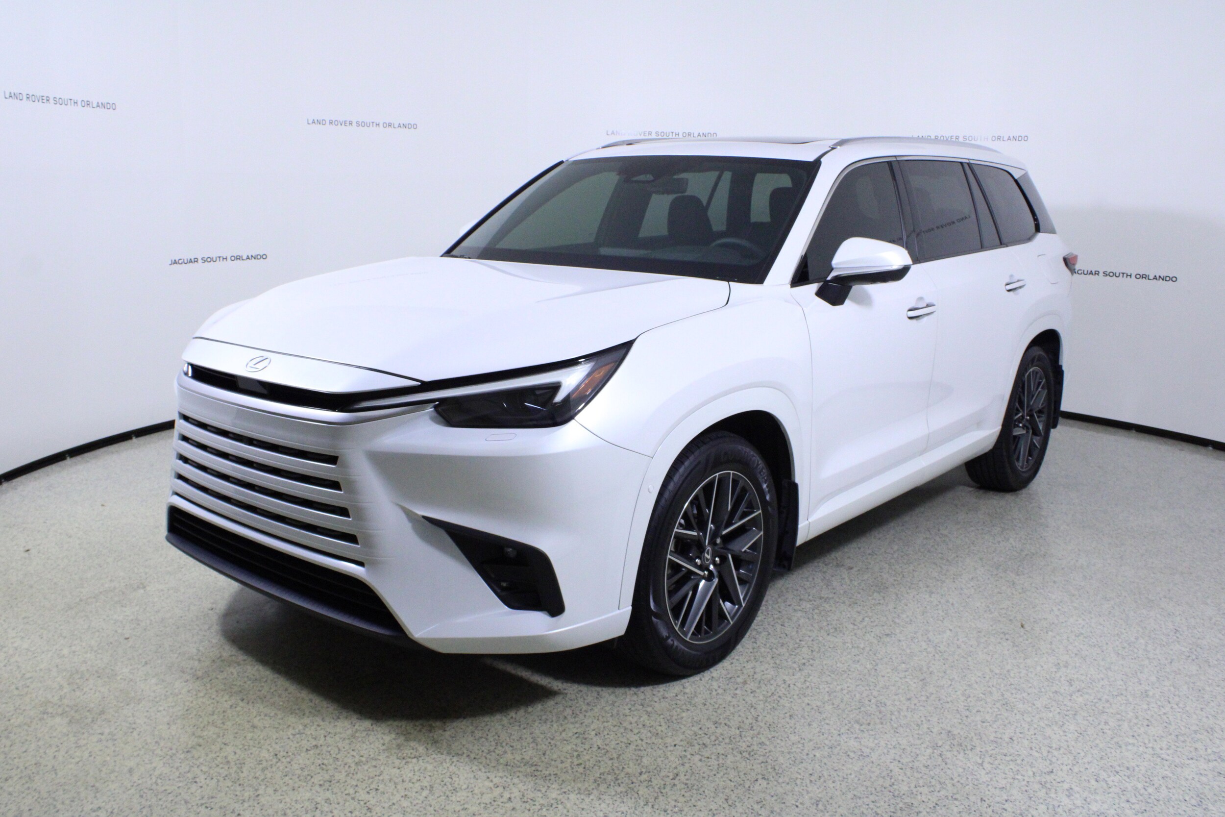 2024 Lexus TX Luxury photo 4