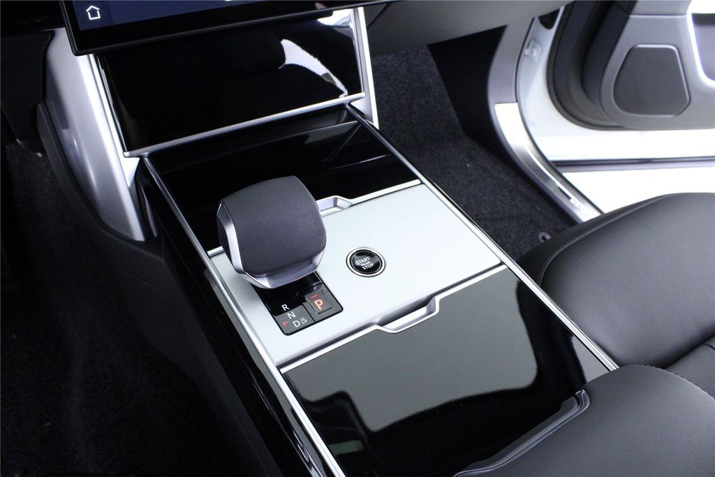 2026 Land Rover Range Rover SE - Photo 22