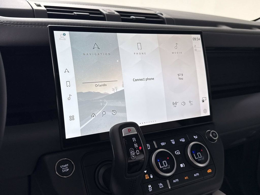 2026 Land Rover Defender X-Dynamic SE - Photo 31
