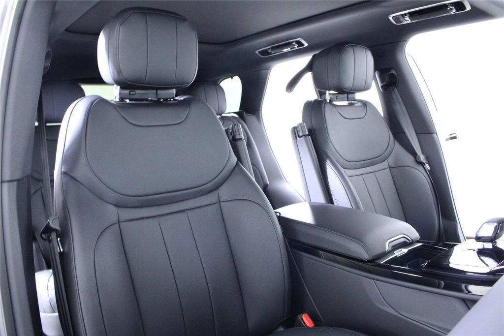 2026 Land Rover Range Rover Sport SE - Photo 14