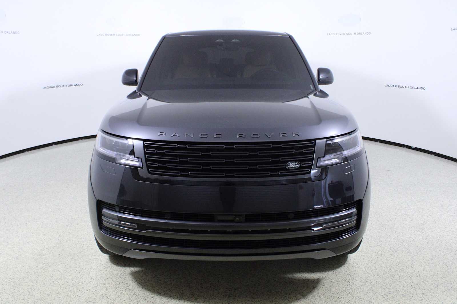 2024 Land Rover Range Rover SE photo 2