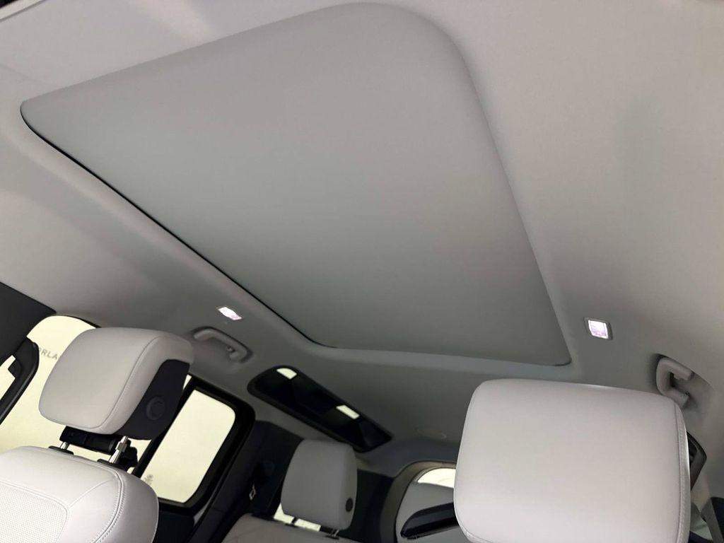 2026 Land Rover Defender X-Dynamic SE - Photo 28