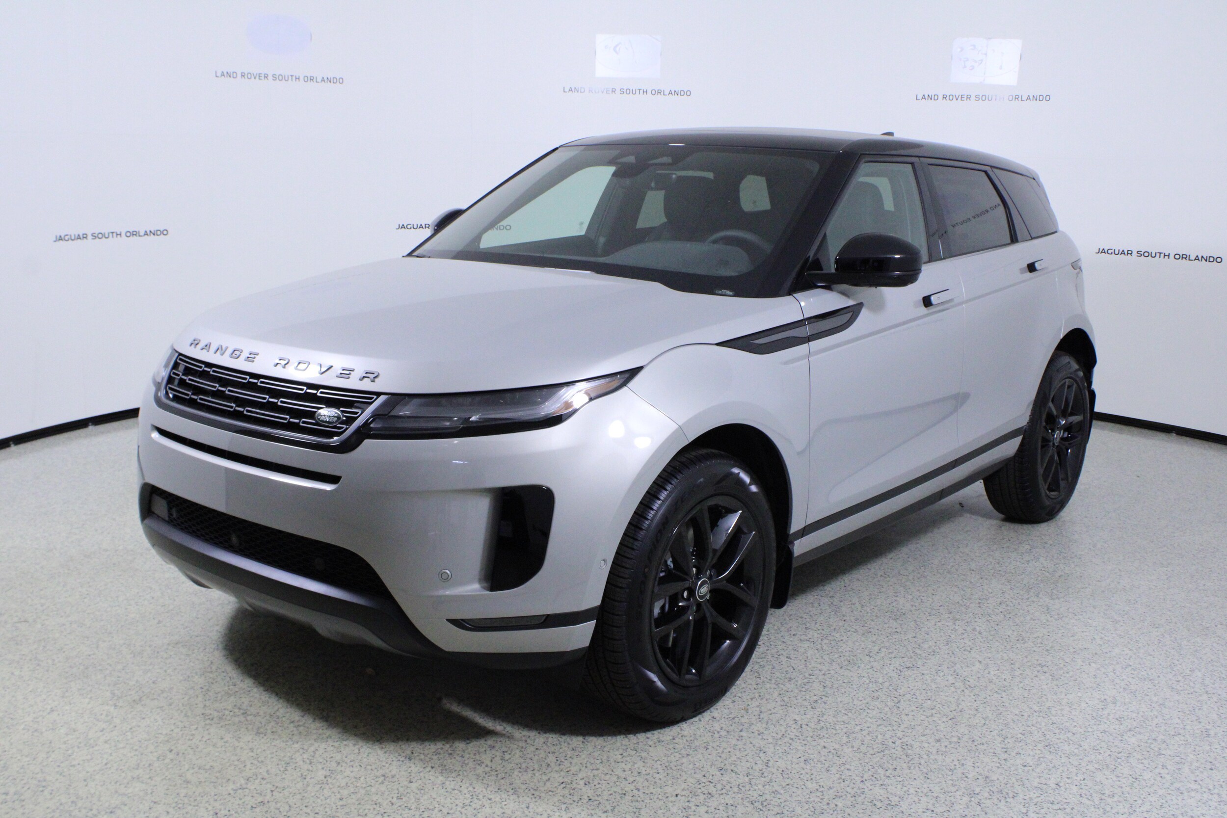 2026 Land Rover Range Rover Evoque S photo 4