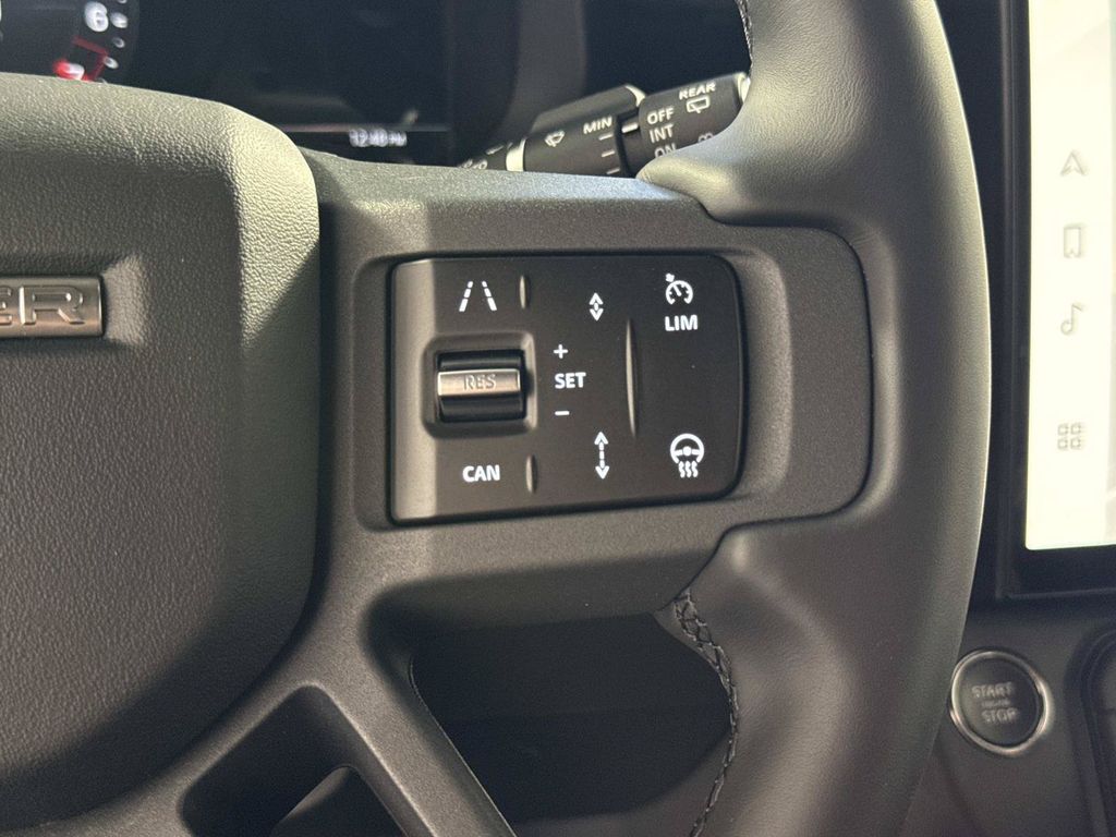 2026 Land Rover Defender X-Dynamic SE - Photo 30