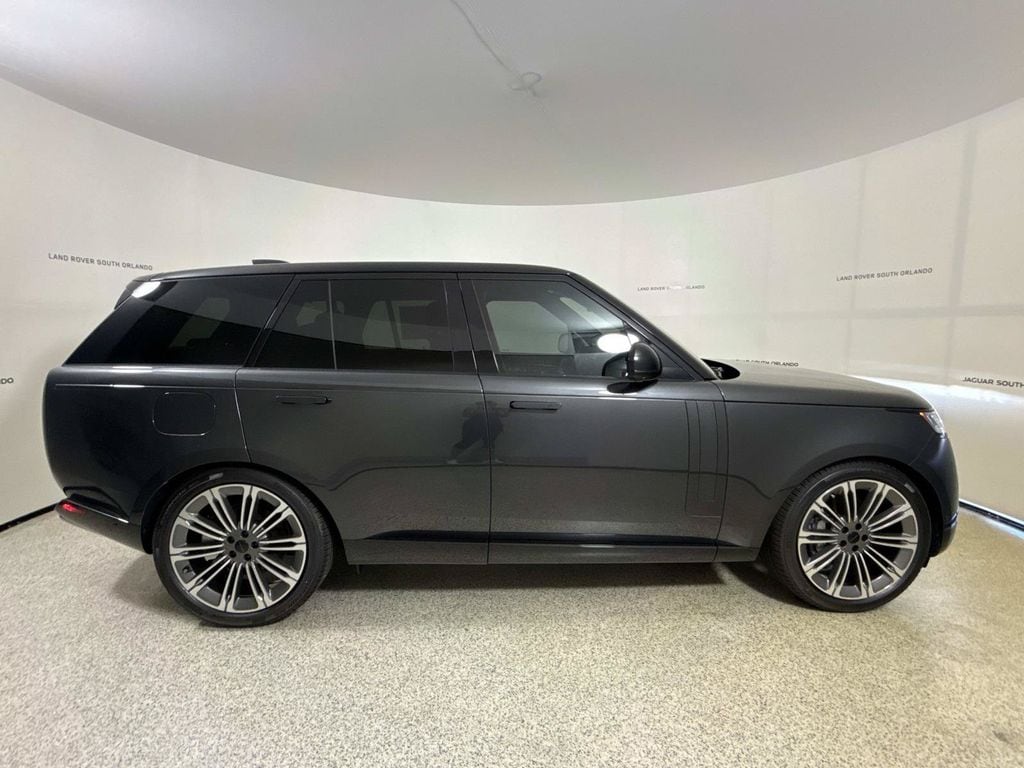 2026 Land Rover Range Rover SE - Photo 6