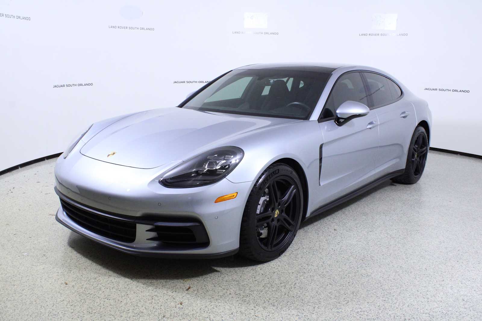 2020 Porsche Panamera Base photo 4